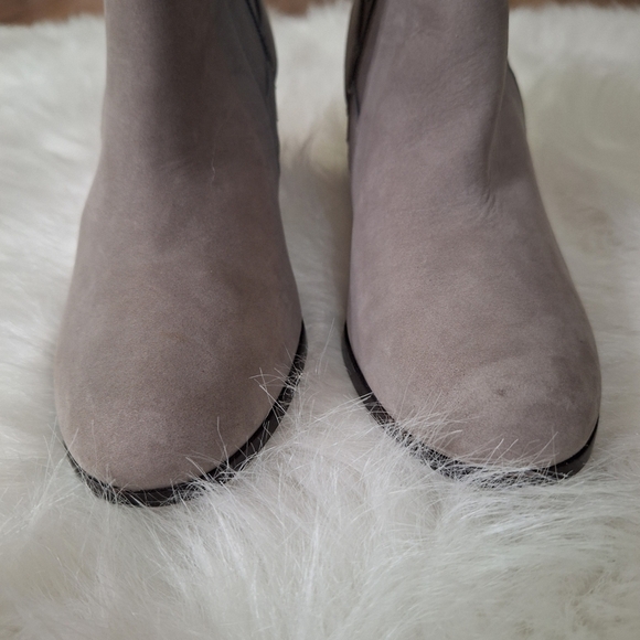 Cole Haan Grey Suede Leather Heeled Ankle Booties Sz 9B - Picture 4 of 11